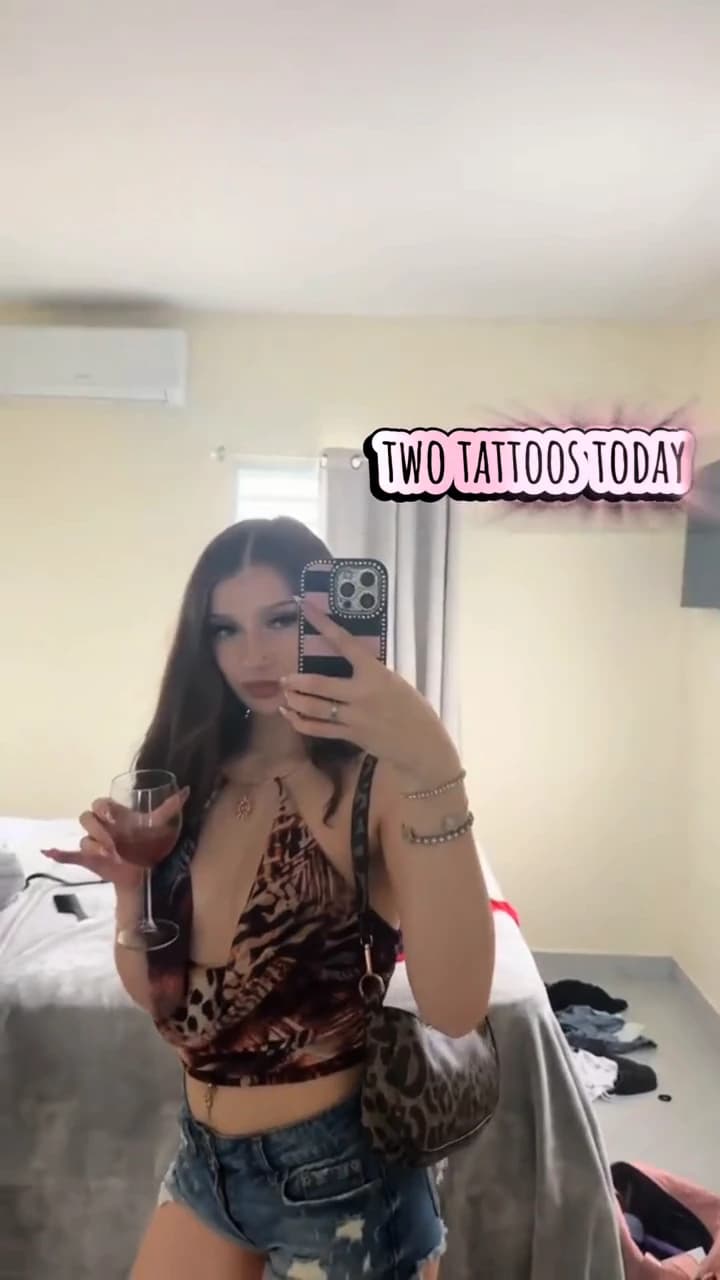 Mae, the artist behind Mae Inkss